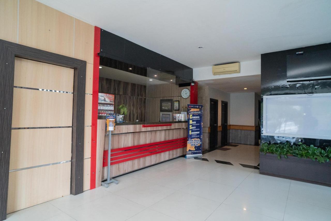 Reddoorz Plus Near Uin Banjarmasin Sungai Lutus Exterior photo